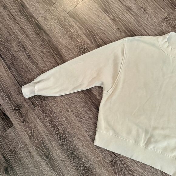 Alo Sweatshirt - Picture 3 of 6